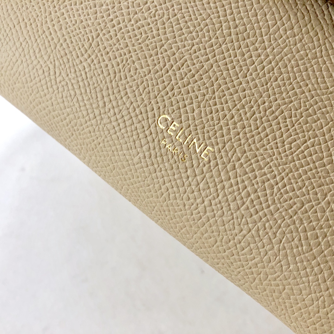 𝐂𝐞𝐥𝐢𝐧𝐞 𝐛𝐞𝐥𝐭 𝐩𝐢𝐜𝐨 𝟏𝟔𝐜𝐦 Grained Calfskin Bag