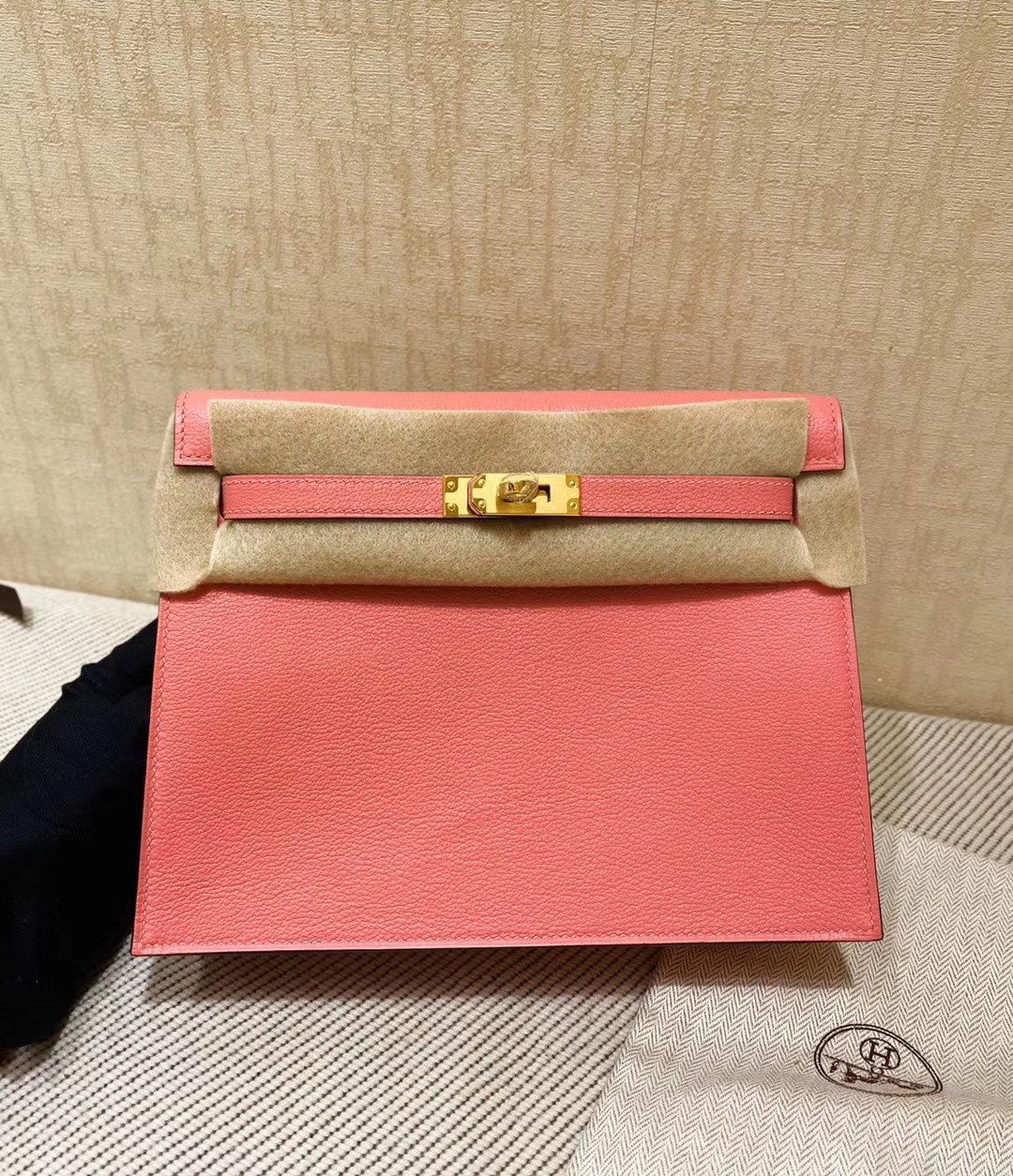 Kelly danse gold buckle evercolor L5 lobster powder