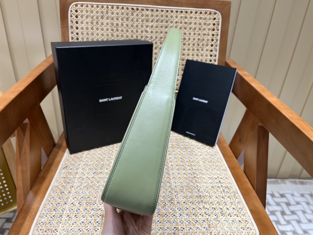 SAINT LAURENT Model: 657228 plain original leather.JD