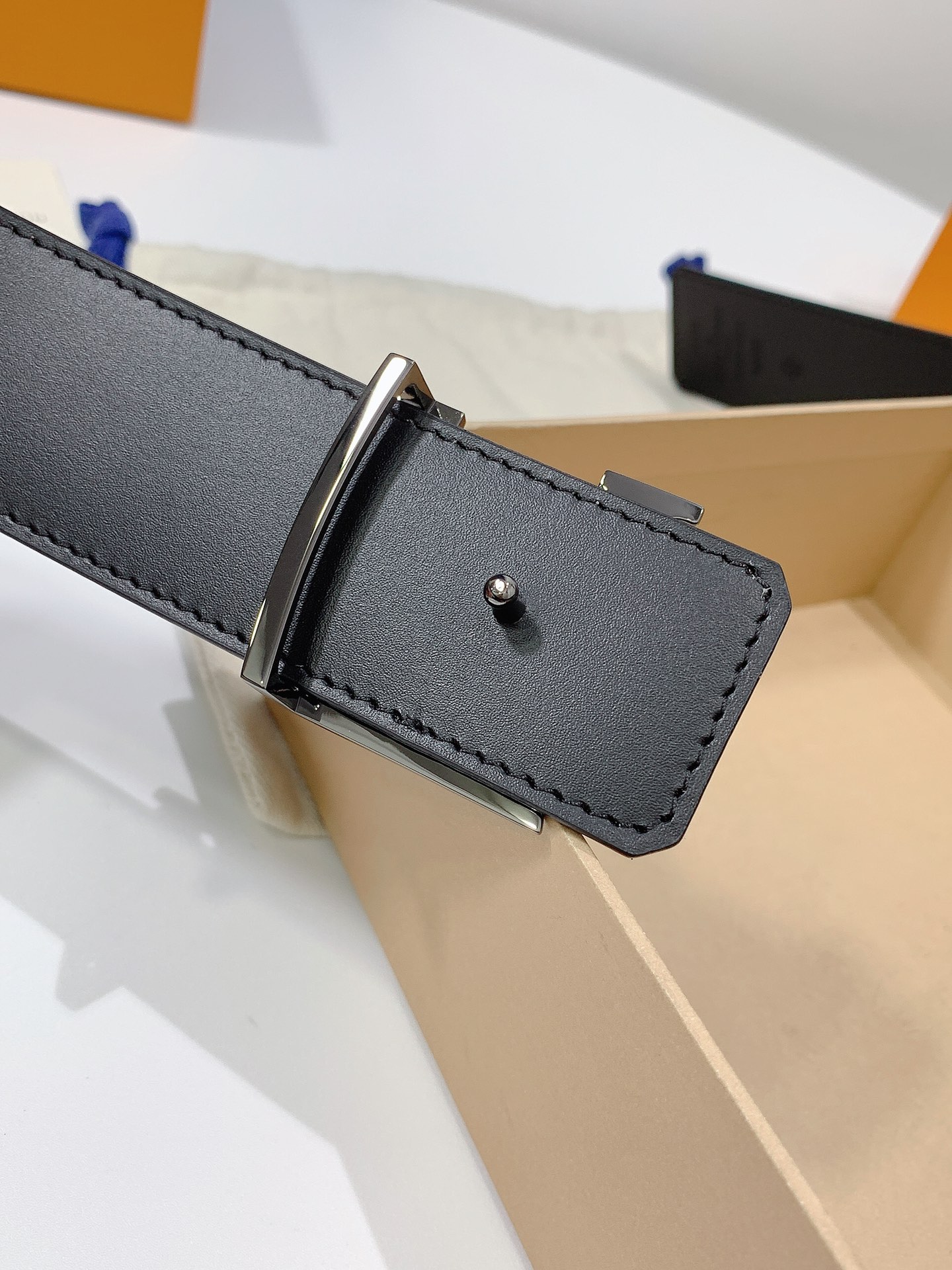 LOUIS VUITTO genuine integrated casting hardware