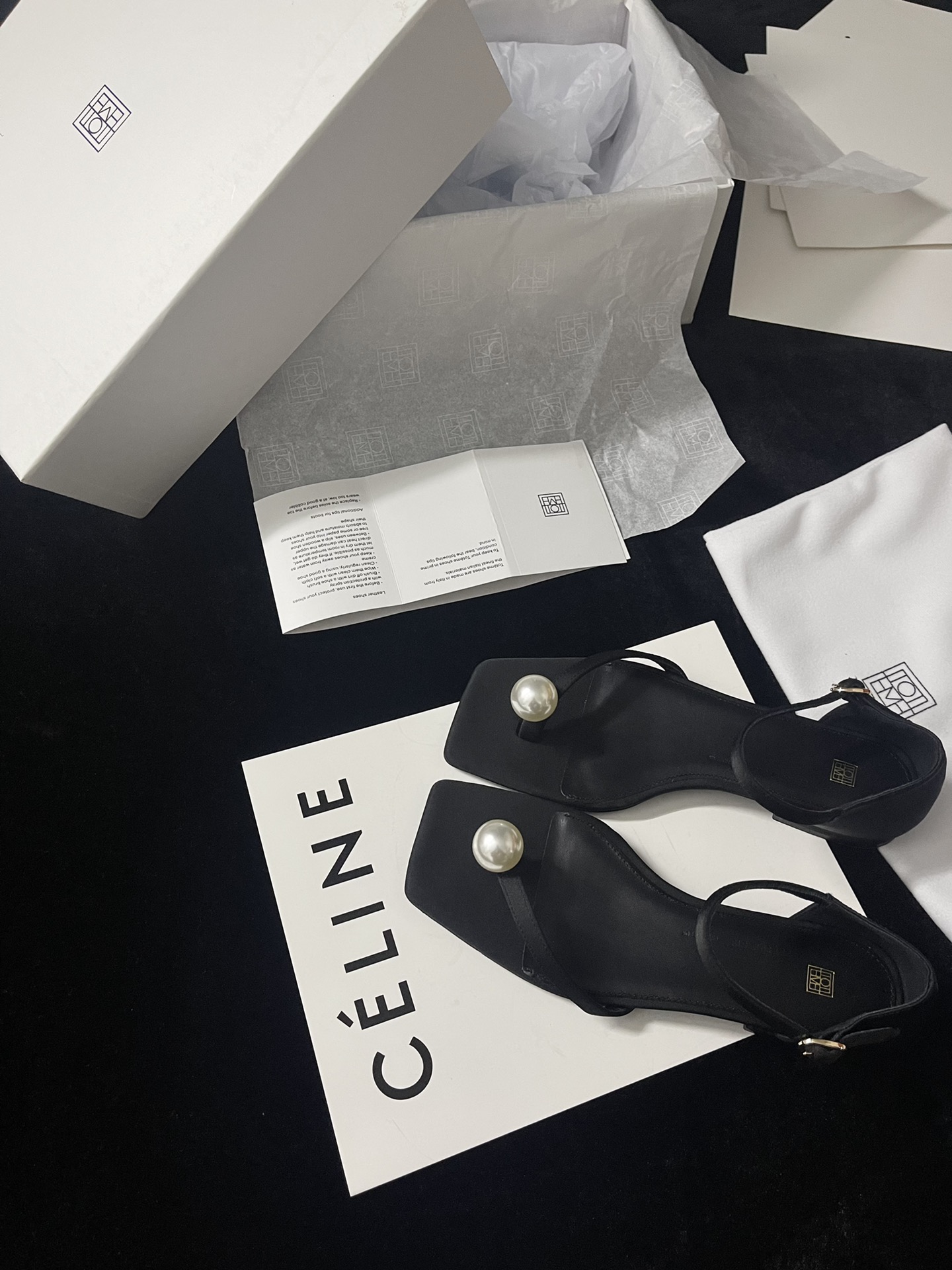 𝐓𝐨𝐭𝐞𝐦𝐞｜𝟐𝟎𝟐𝟑/𝐒𝐒 𝐧𝐞𝐰 The best-looking pearl sandals of the year ✔️ simple and elegant