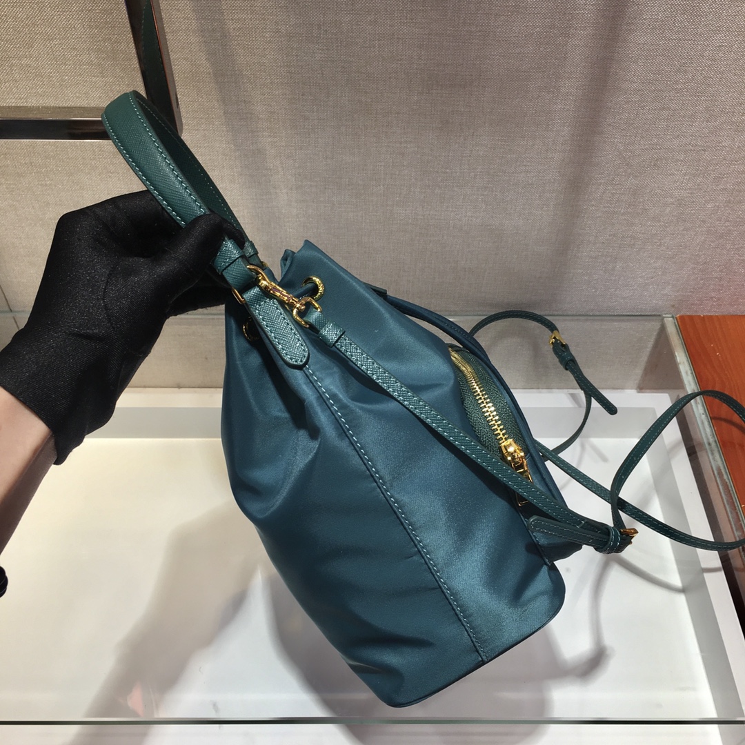 𝐏𝐑𝐀𝐃𝐀 Classic model 1BH038