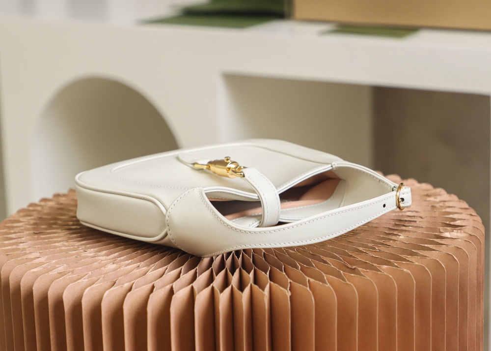 GUCCI  𝐉𝐚𝐜𝐤𝐢𝐞 𝐌𝐢𝐧𝐢 𝟭𝟵𝟲𝟭 #637091