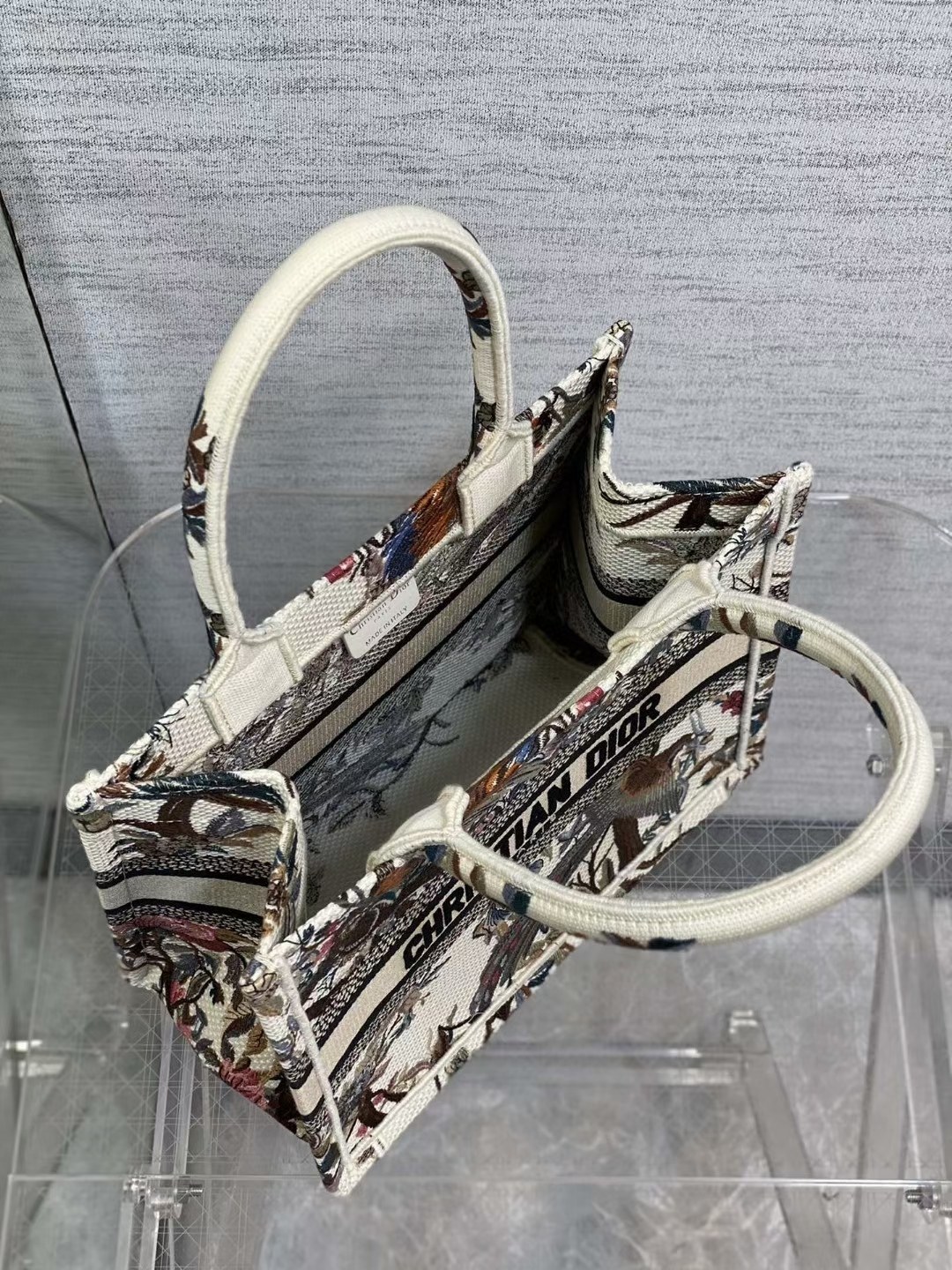 DIOR TOTE Magpie White Limited Edition Collection