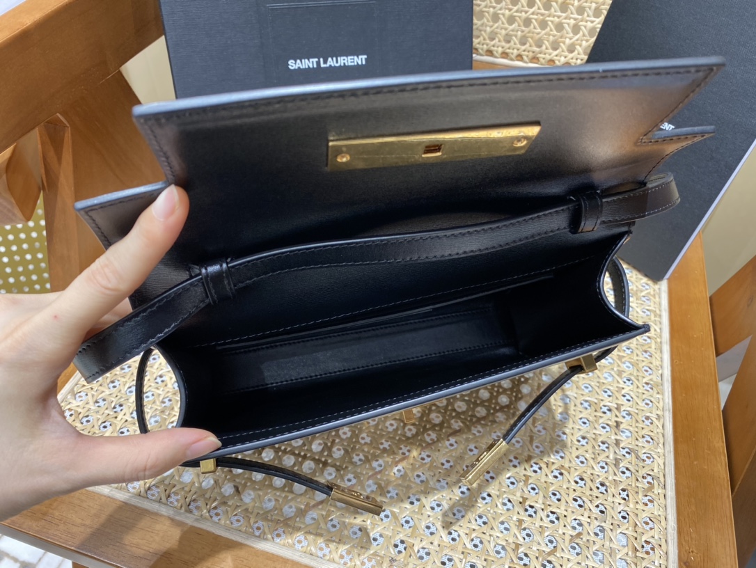 SAINT LAURENT【𝙈𝙖𝙣𝙝𝙖𝙩𝙩𝙖𝙣 𝟮𝟰𝙘𝙢】675626.Jd