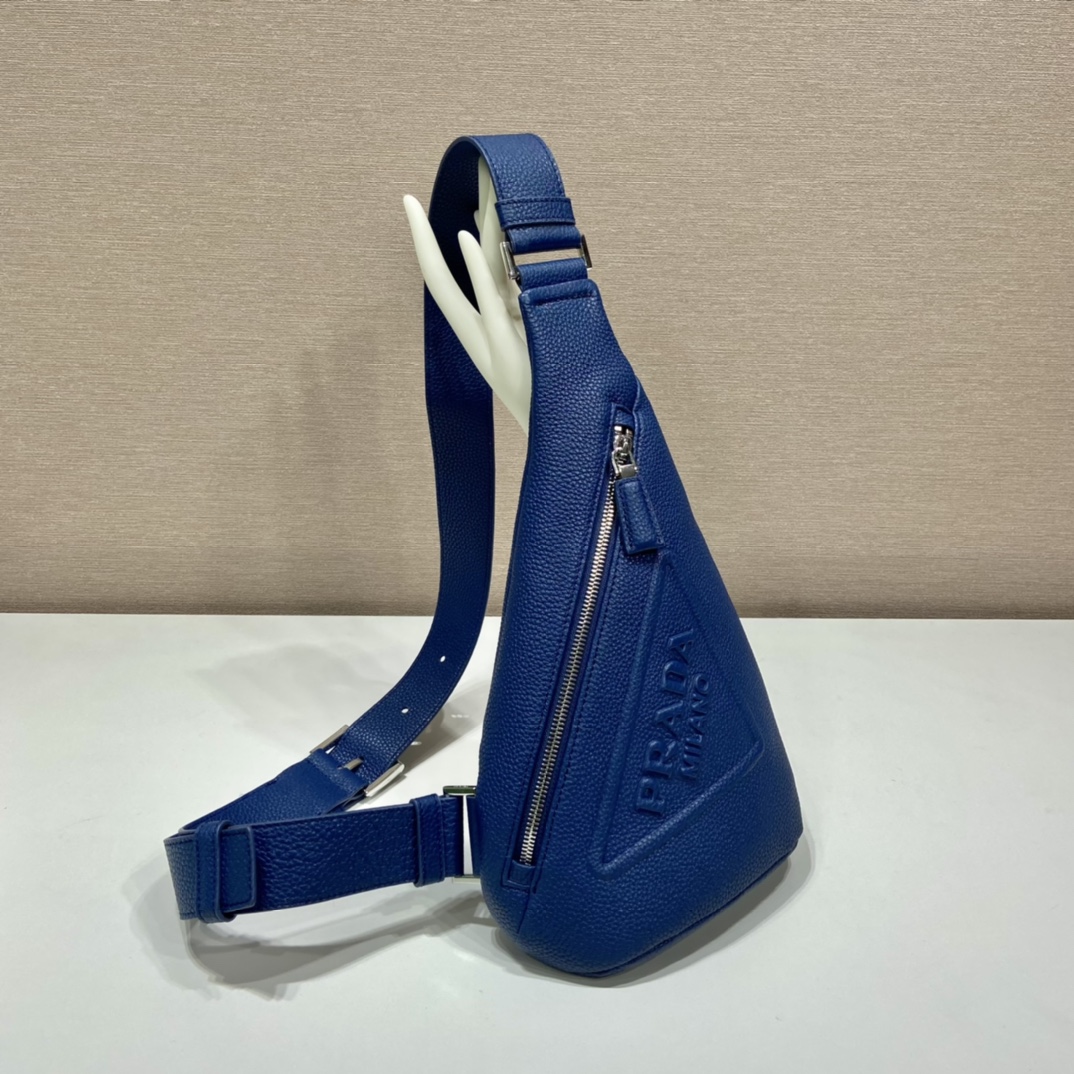 𝐏𝐑𝐀𝐃𝐀  New Chest Bag 2VZ092