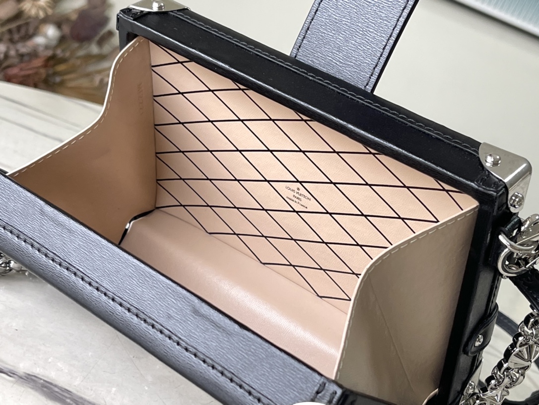 𝐋𝐎𝐔𝐈𝐒 𝐕𝐔𝐈𝐓𝐓𝐎𝐍 top original single M21462 Petite Malle handbag