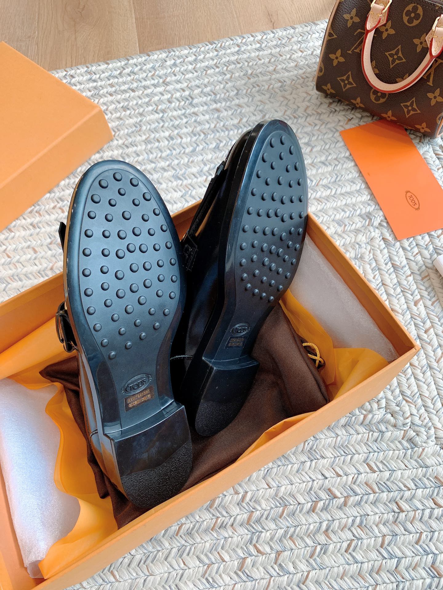 TOD'S 𝙏𝙊𝘿𝙎 2020FW new tasseled Le Fu shoes ✔️ buckle design retro literary ✔️