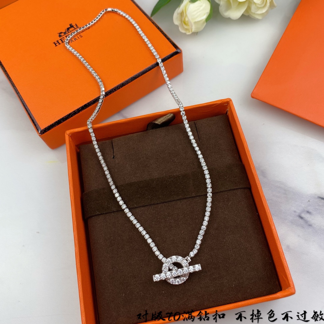 Hermes necklace