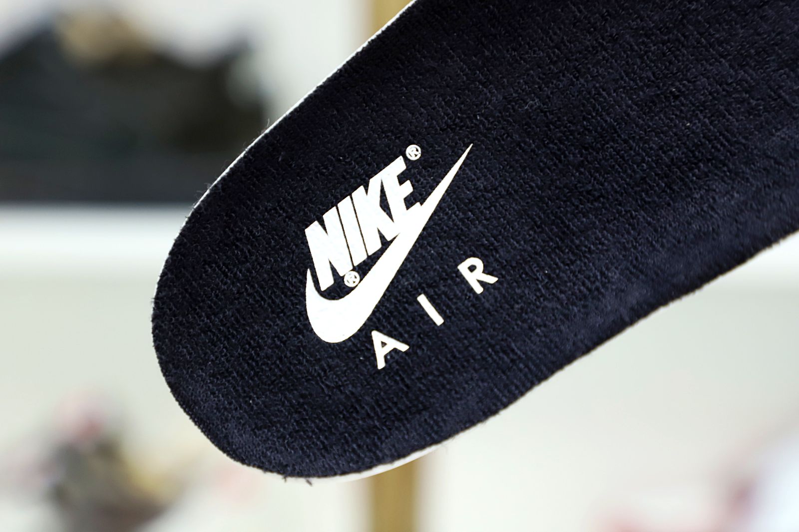 AIR JORDAN 11 RETRO BRED 2019