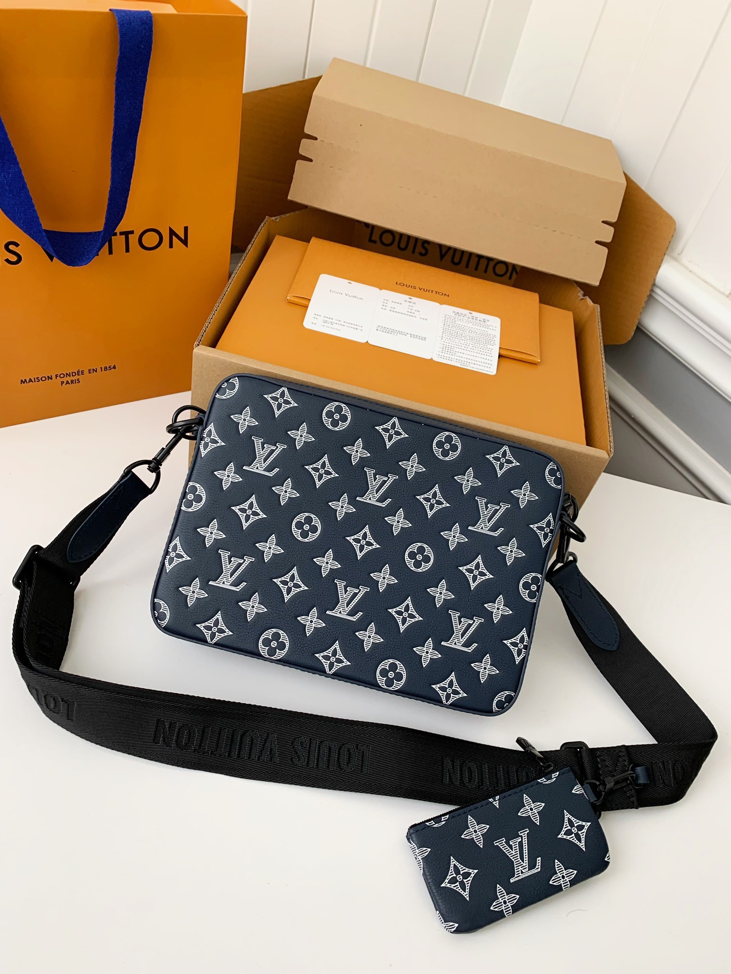 Louis Vuitton The new TRIO Postman Pack M24753 Size： 25*18.5*7cm