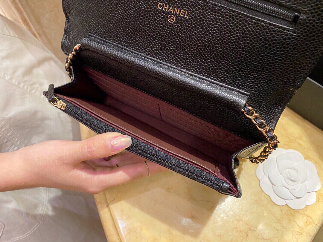 CHANEL 𝑾𝒐𝒄 Fat Choi bag (pressed version) leather black ox gold