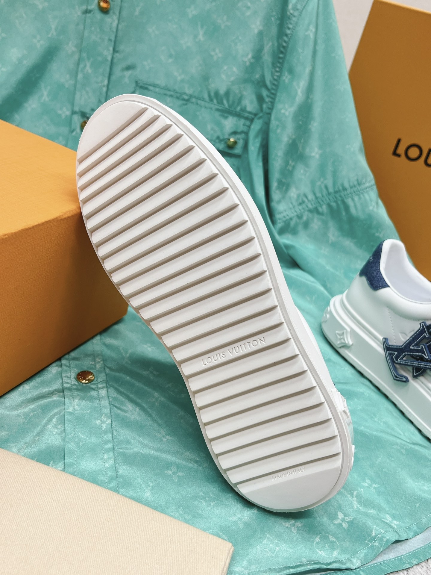 Louis Vuitton x Yayoi Kusama cooperation model classic white shoes 𝐓𝐢𝐦𝐞 𝐨𝐮𝐭 wave point sneakers