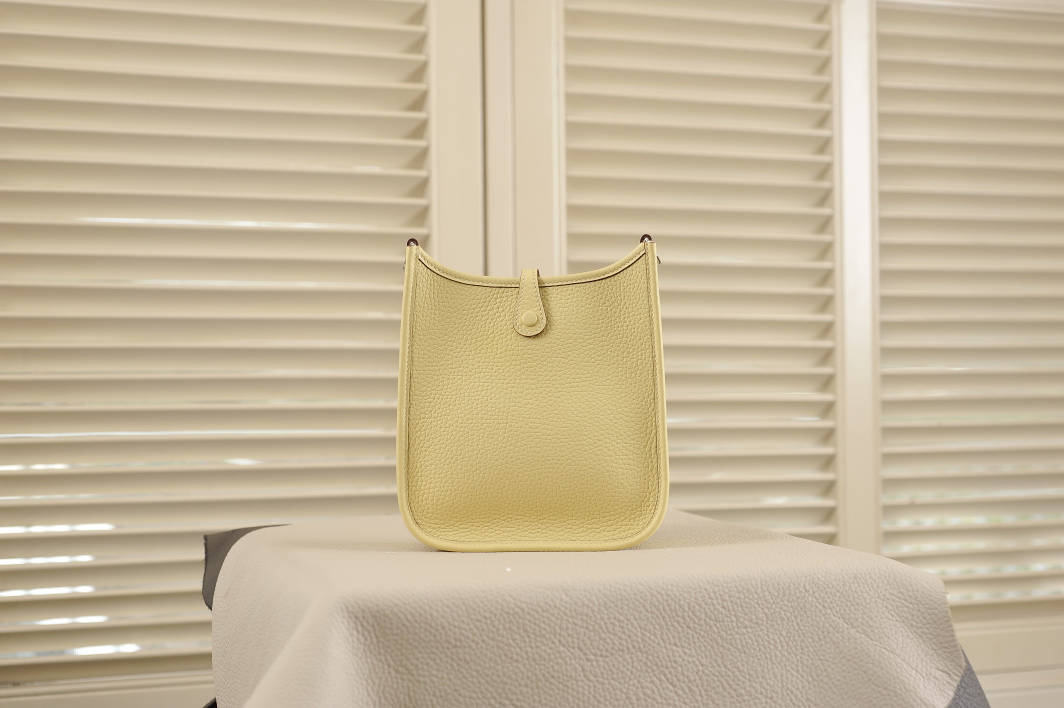 evelyne chick yellow silver buckle TC