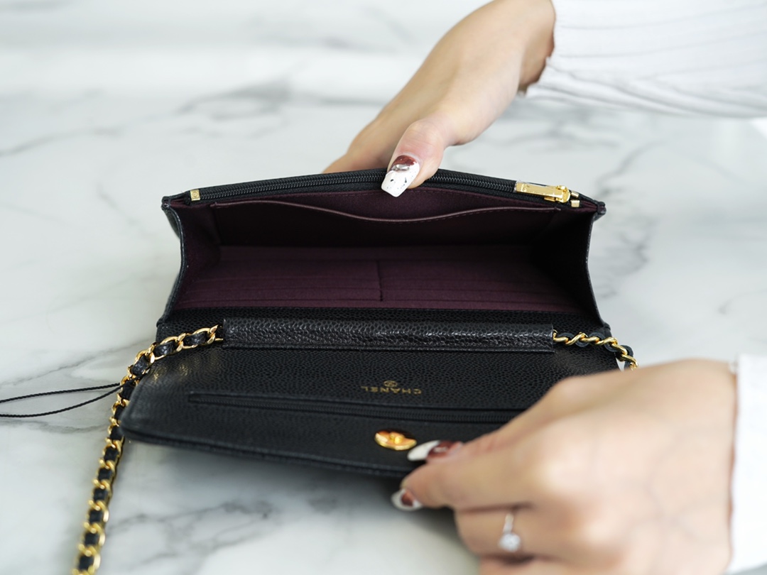 Chanel 𝑾𝒐𝒄 Lucky Bag Entry Classic 𝑾𝒐𝒄𝒄 (Magnetic Buckle) Black Bull Gold