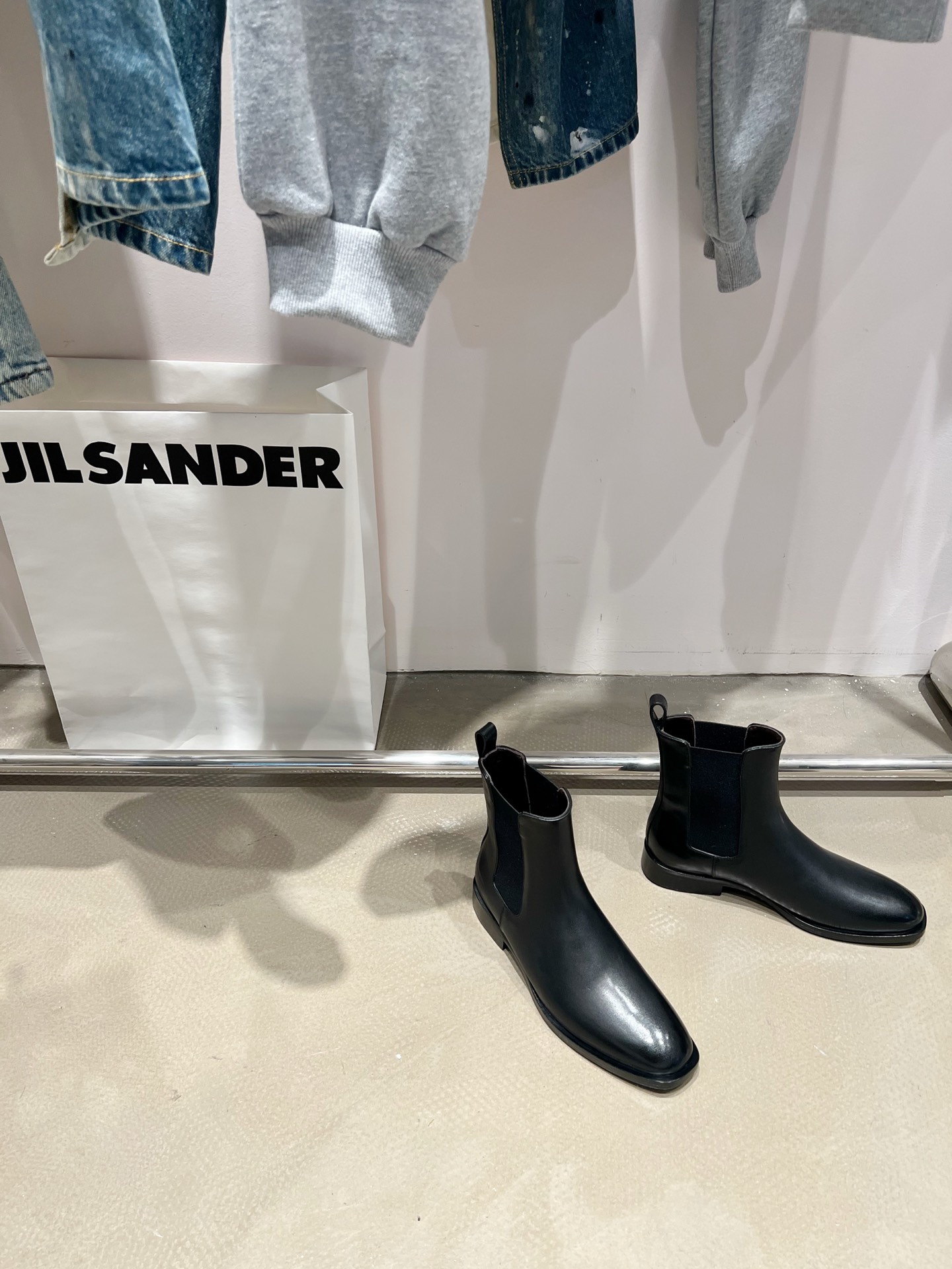 𝐓𝐇𝐄 𝐑𝐎𝐖｜𝟐𝟎𝟐𝟐/𝐒𝐒 𝐧𝐞𝐰 Top version Chelsea boots Simple and fashionable Original open model outsole