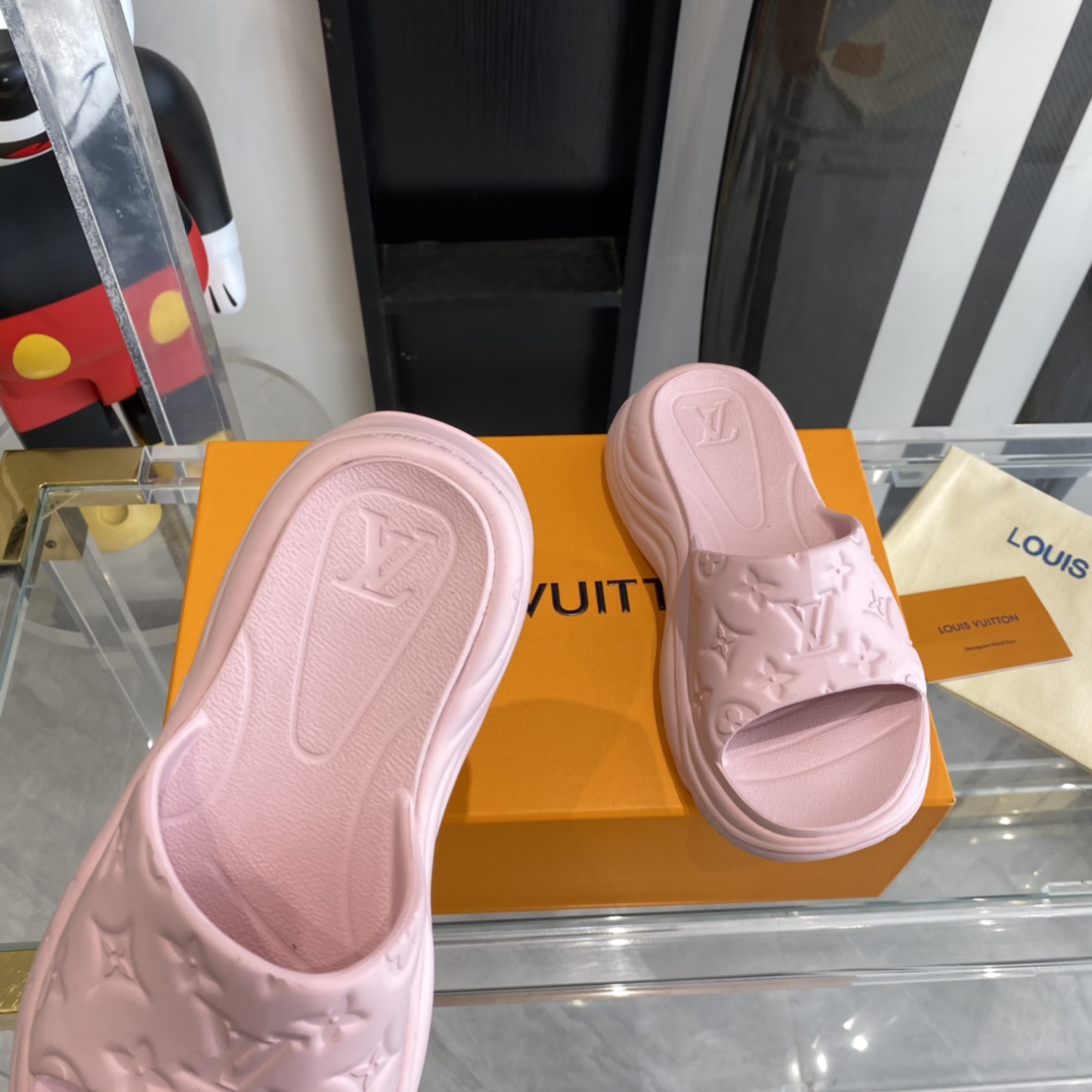 Louis Vuitton platform slippers Pool Pillow Comfort will enter the series