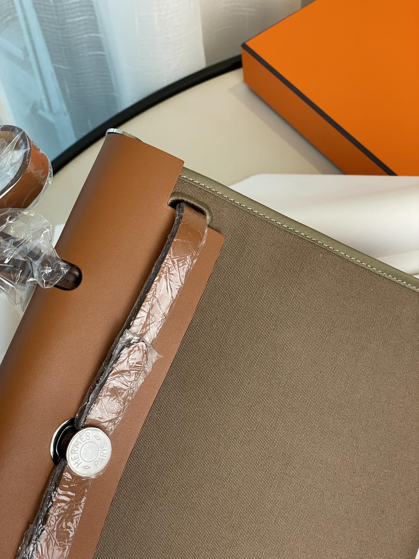 Herbag31 can be made to order, college style young bag