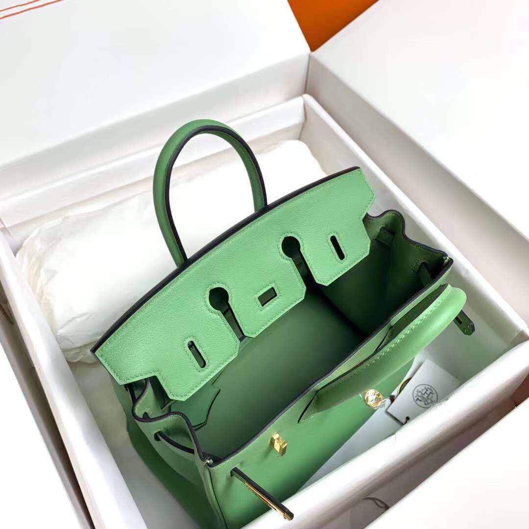 Birkin 25cm 3I Vert Criquet Avocado green 🥑 Gold buckle with silver clasp Original swift calfskin Beeswax thread handmade