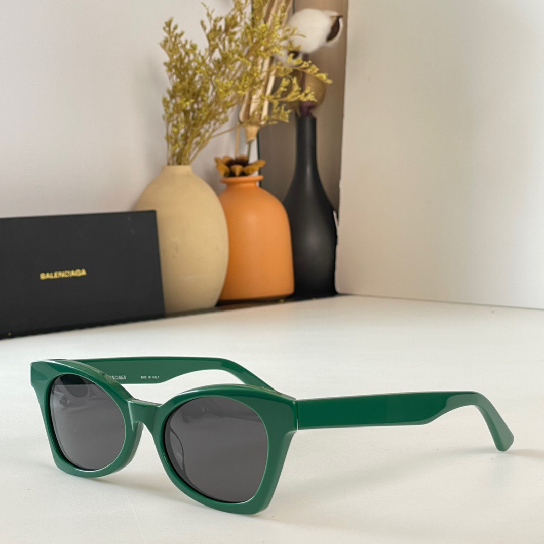 BALENCIAGA MODEL:BB0230S
