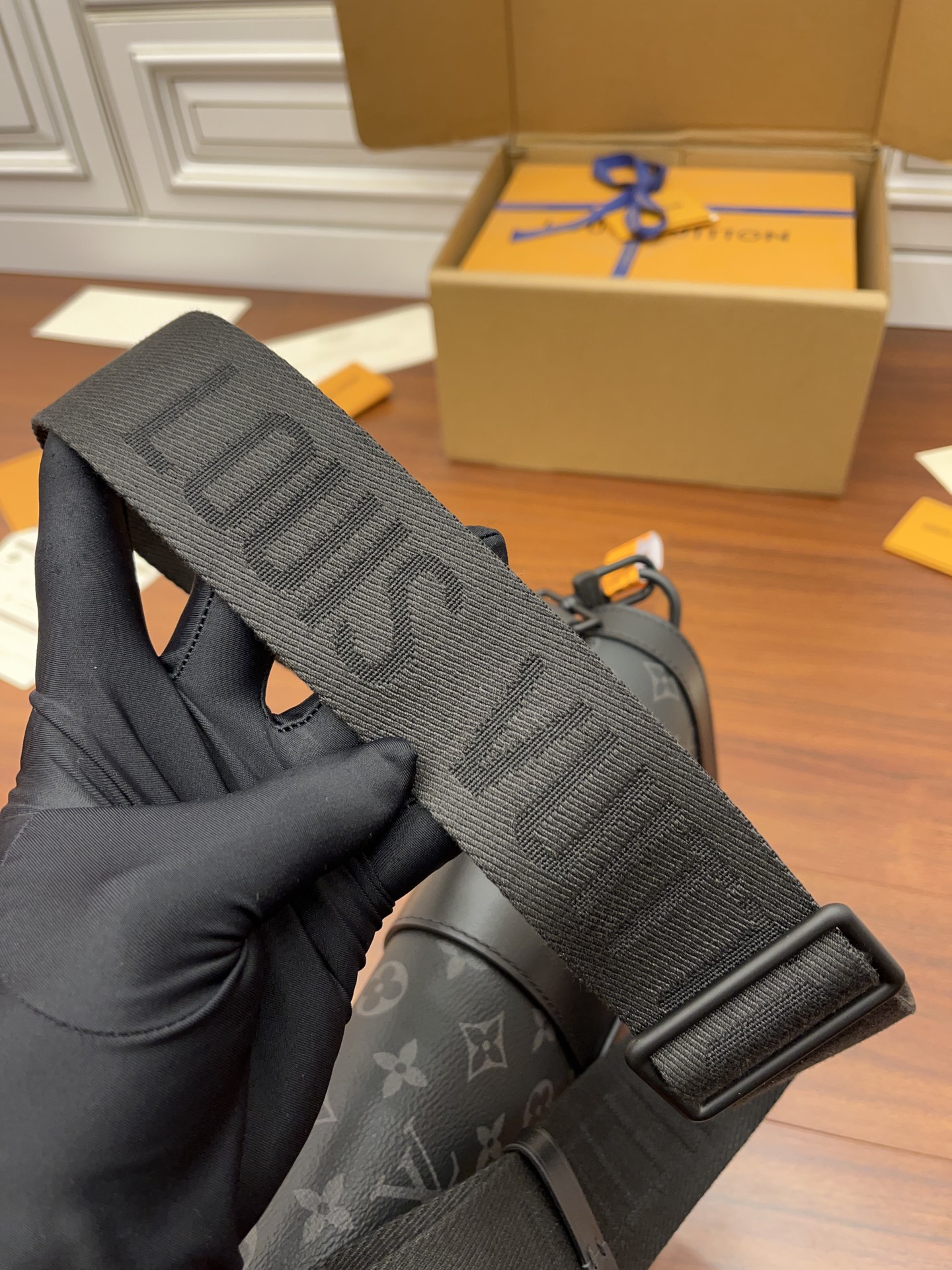 Louis Vuitton M45911