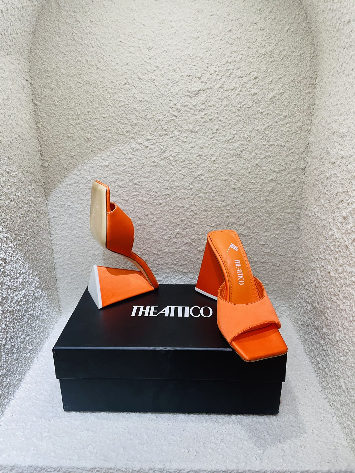 THE ATTICO | 𝟐𝟎𝟐𝟏/𝐒𝐒 𝐧𝐞𝐰 The attico triangle heel sandals lined with sheepskin leather genuine leather outsole