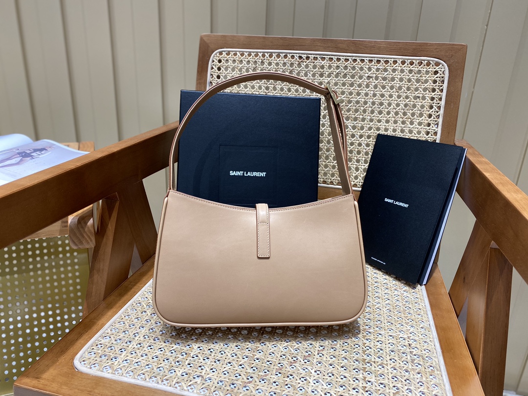 SAINT LAURENT Model: 657228 plain original leather.JD