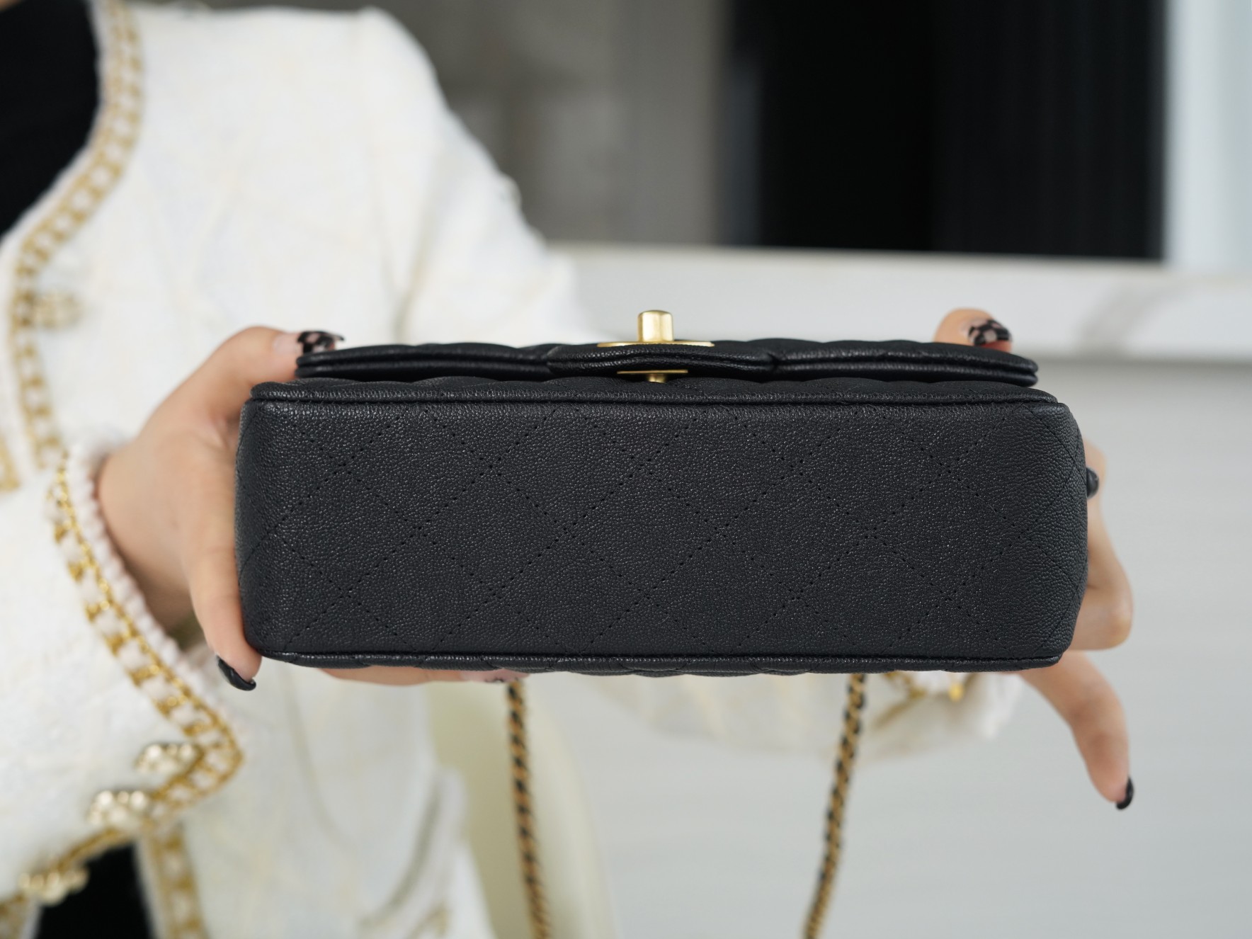 𝗖𝗛𝗔𝗡𝗘𝗟 𝗖𝗹𝗮𝘀𝘀𝗶𝗰 𝗙𝗹𝗮𝗽 2021 𝗦𝘀 Spring/Summer New Handle 𝐂𝐅 𝐦𝐢𝐧𝐢耀夜黑