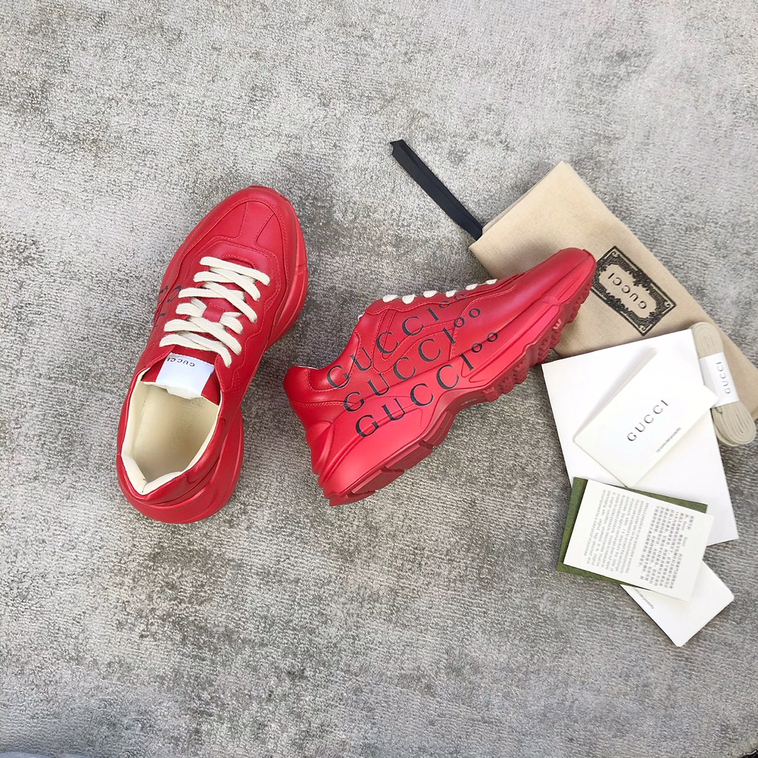 Gucci Pops This collection has a lot of flora and fauna elements Original material Red