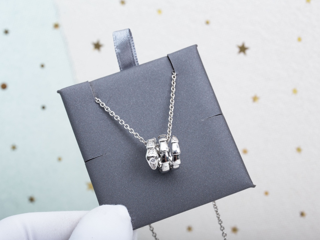 BVLGARI  necklace