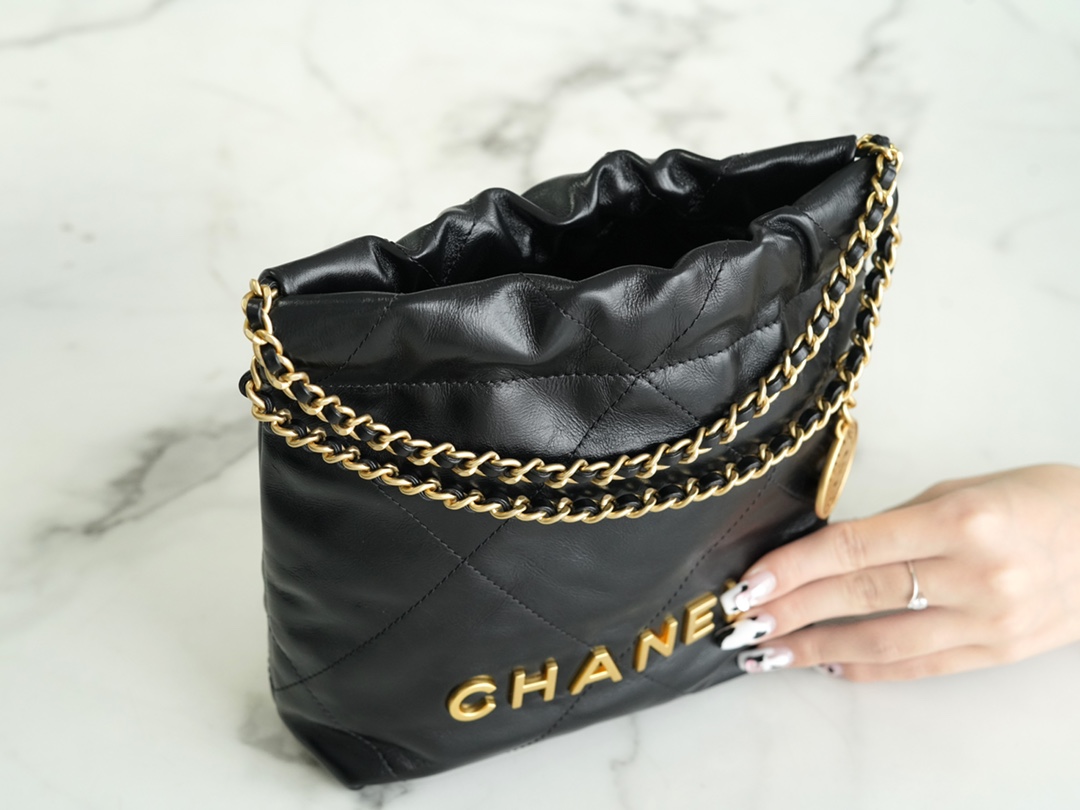 𝗖𝗛𝗔𝗡𝗘𝗟✦ 23s Spring/Summer New 22Mini bag Original Leather Black Gold