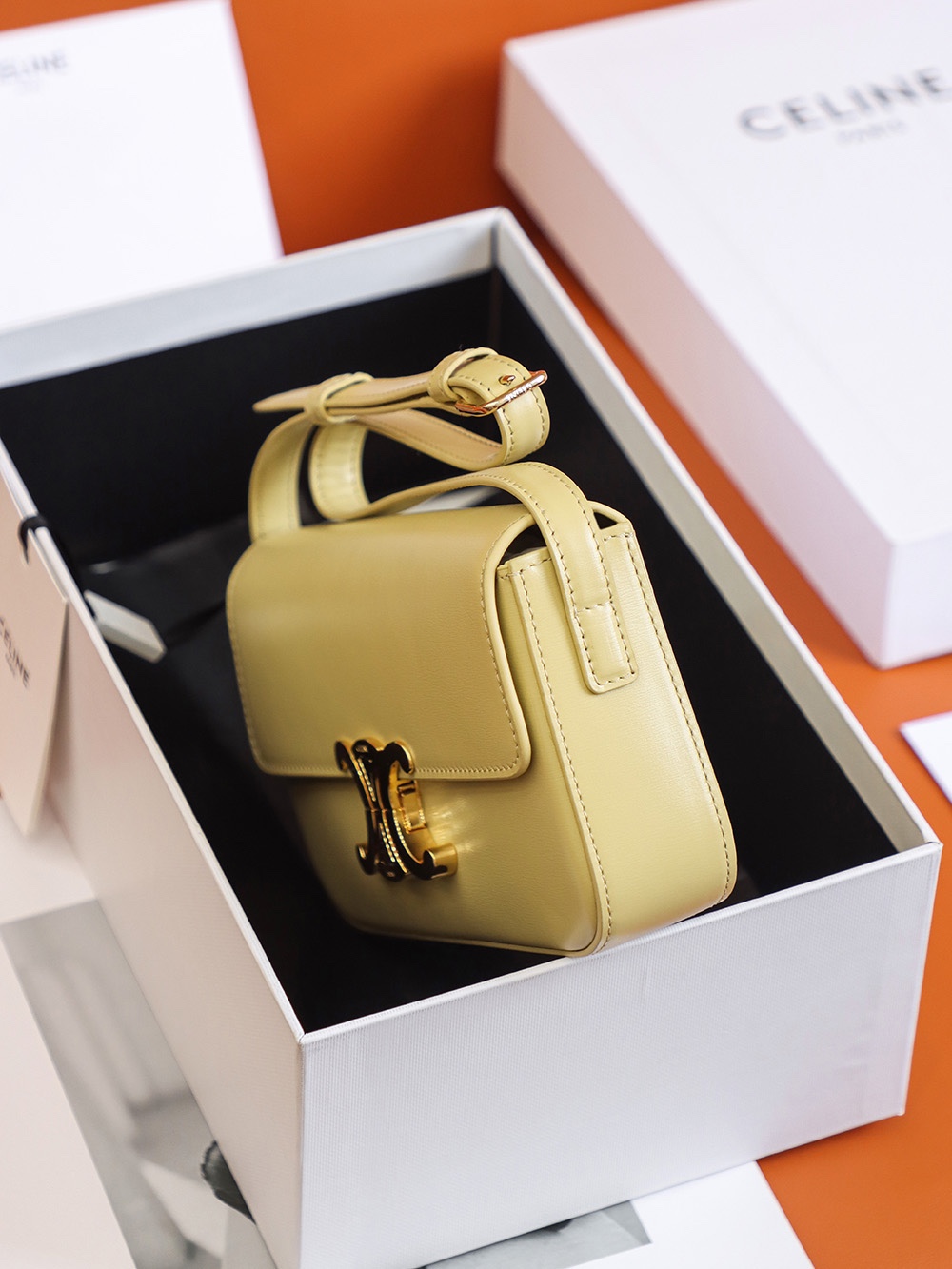 𝐂𝐞𝐥𝐢𝐧𝐞  𝐓𝐑𝐈𝐎𝐌𝐏𝐇𝐄 #194143