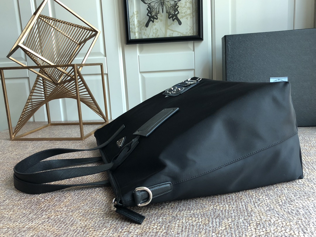 𝐏𝐑𝐀𝐃𝐀 New shopping bag