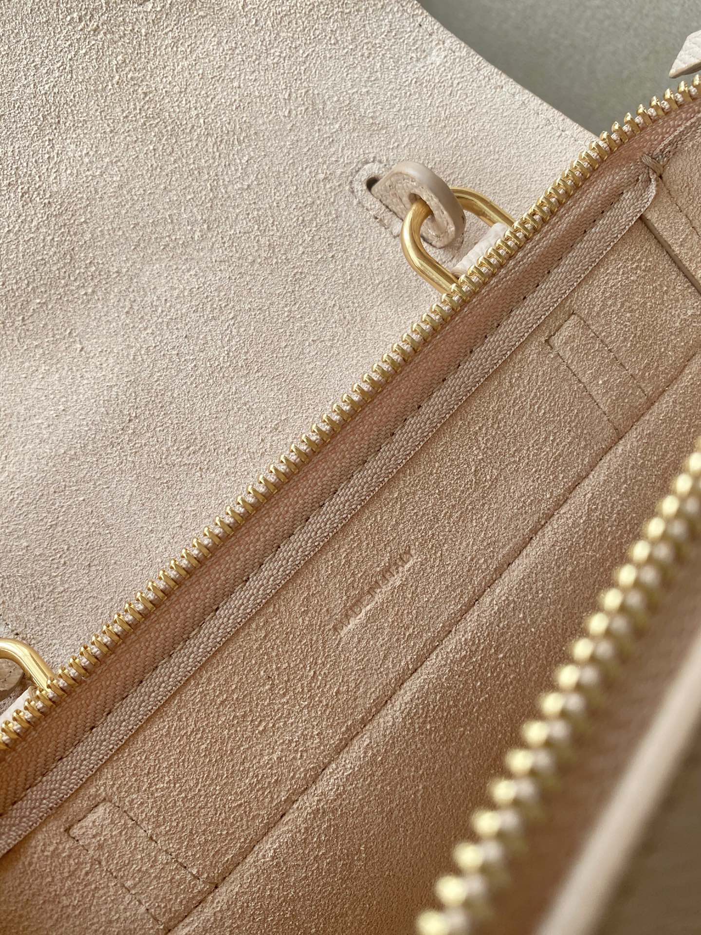 𝐂𝐞𝐥𝐢𝐧𝐞 Belt Bag Catfish Bag Small Grained Calfskin