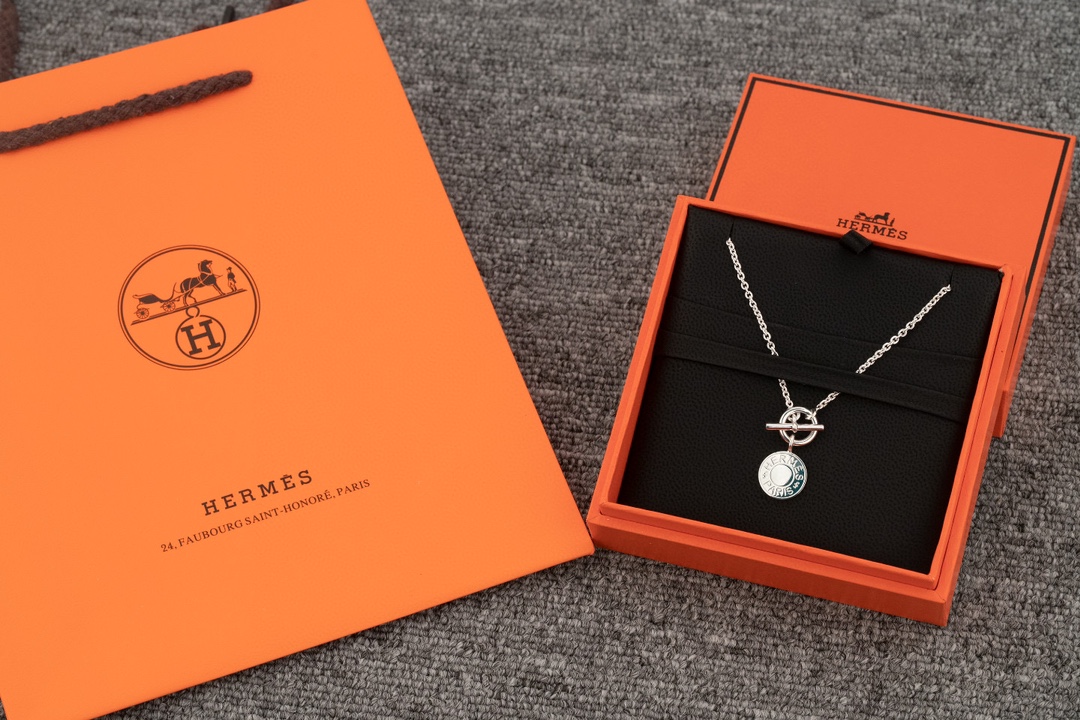 Hermes necklace