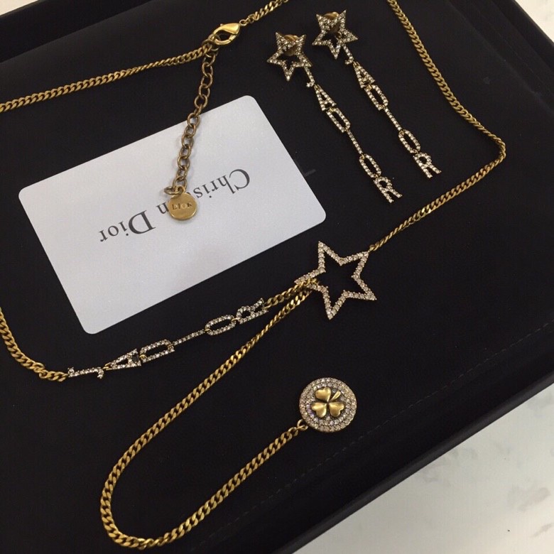 Dior necklace