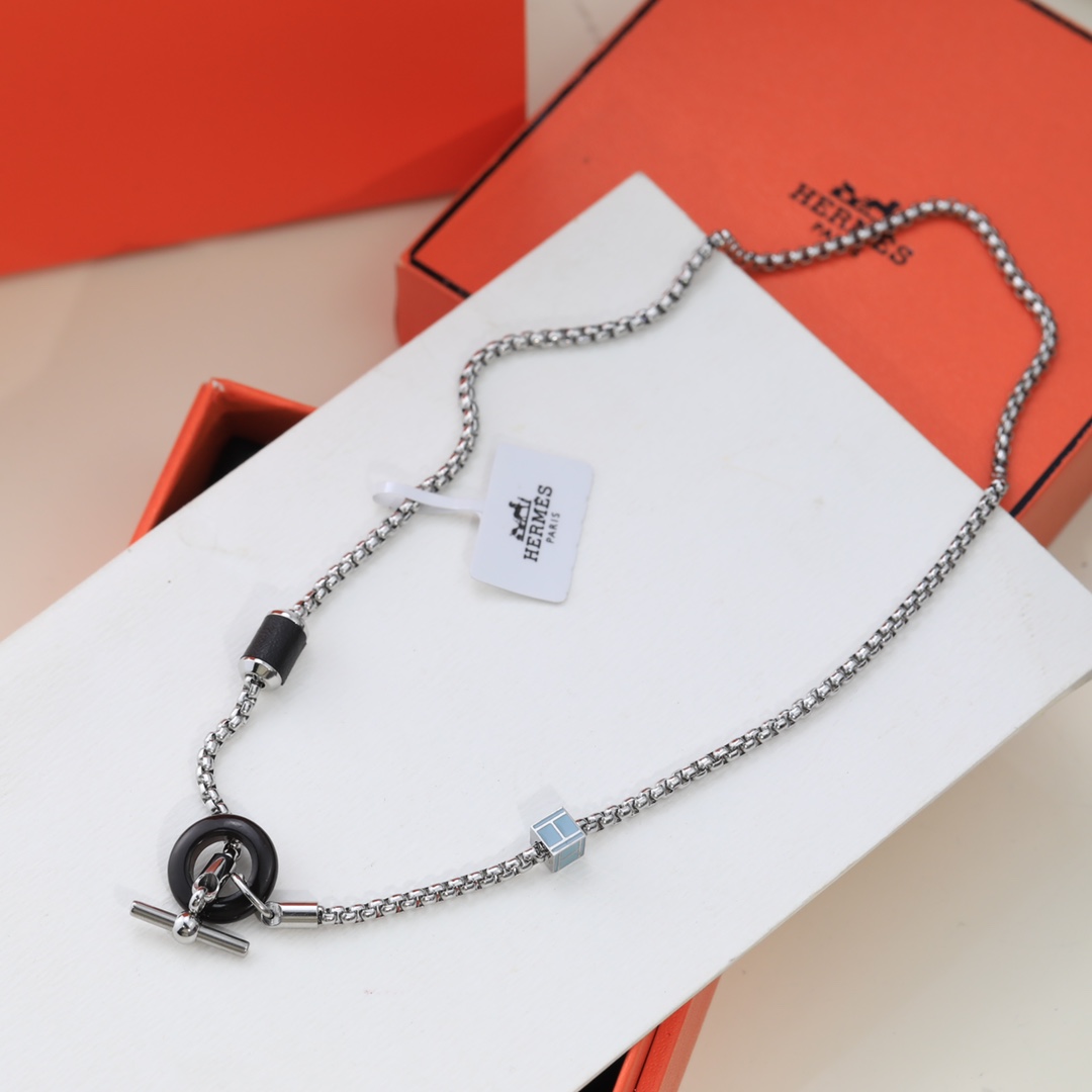 Hermes necklace
