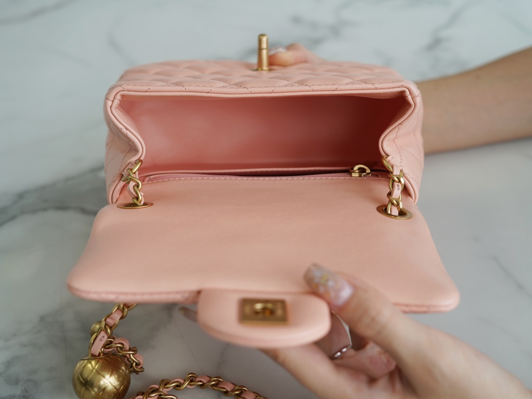 𝗖𝗛𝗔𝗘𝗡𝗟✦ Metal Ball Fatty Fang Genuine Leather Coral Pink