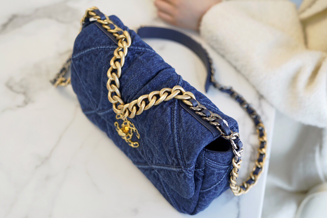 𝗖𝗛𝗔𝗡𝗘𝗟 ❶❾ 𝗕𝗔𝗚 Original Denim fabric series ❥ Genuine leather ❥ Small ❥𝟮𝟮𝗣 Denim Denim Denim Blue 🧢