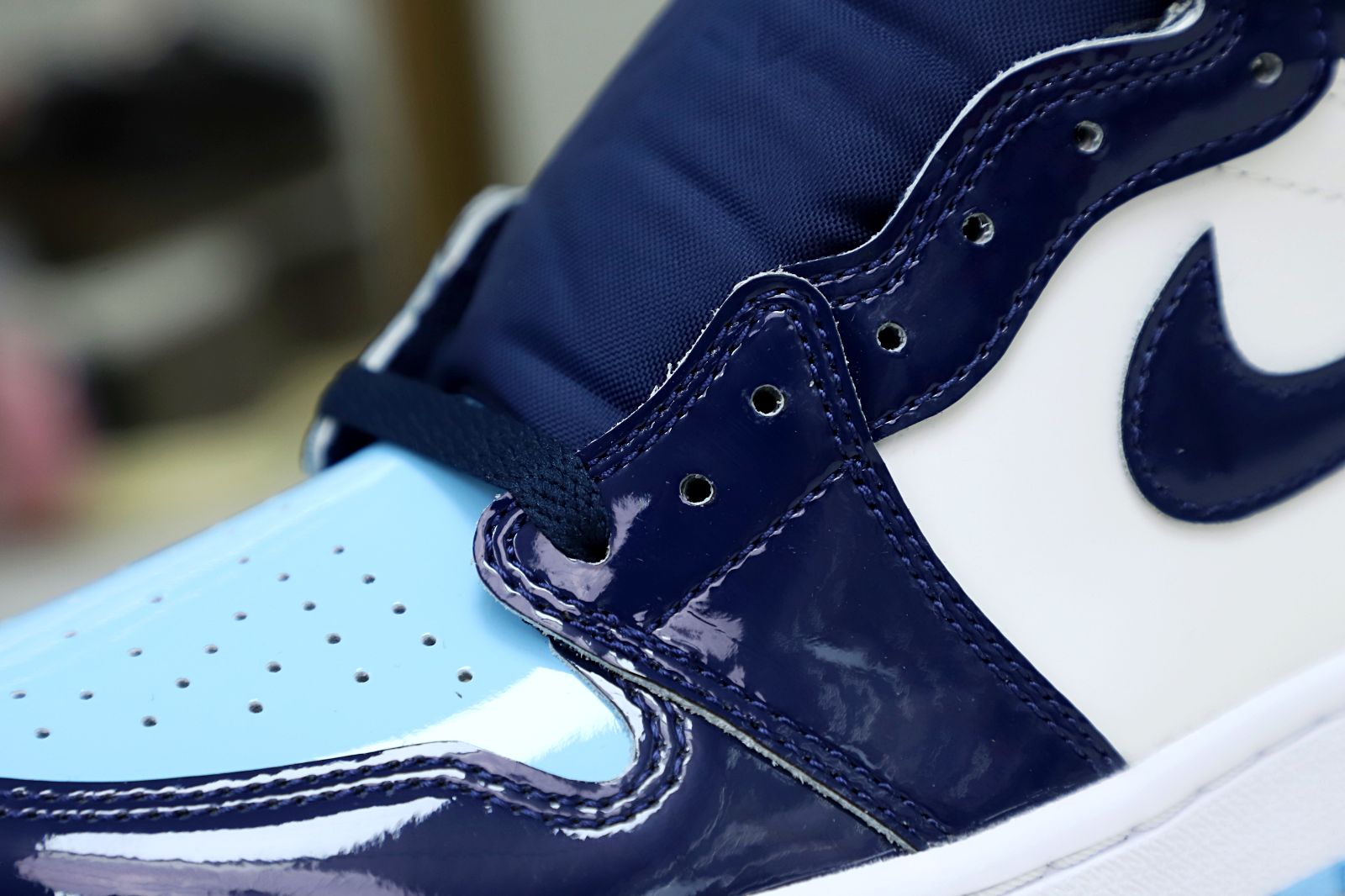 WMNS AIR JORDAN 1 RETRO HIGH OG BLUE CHILL