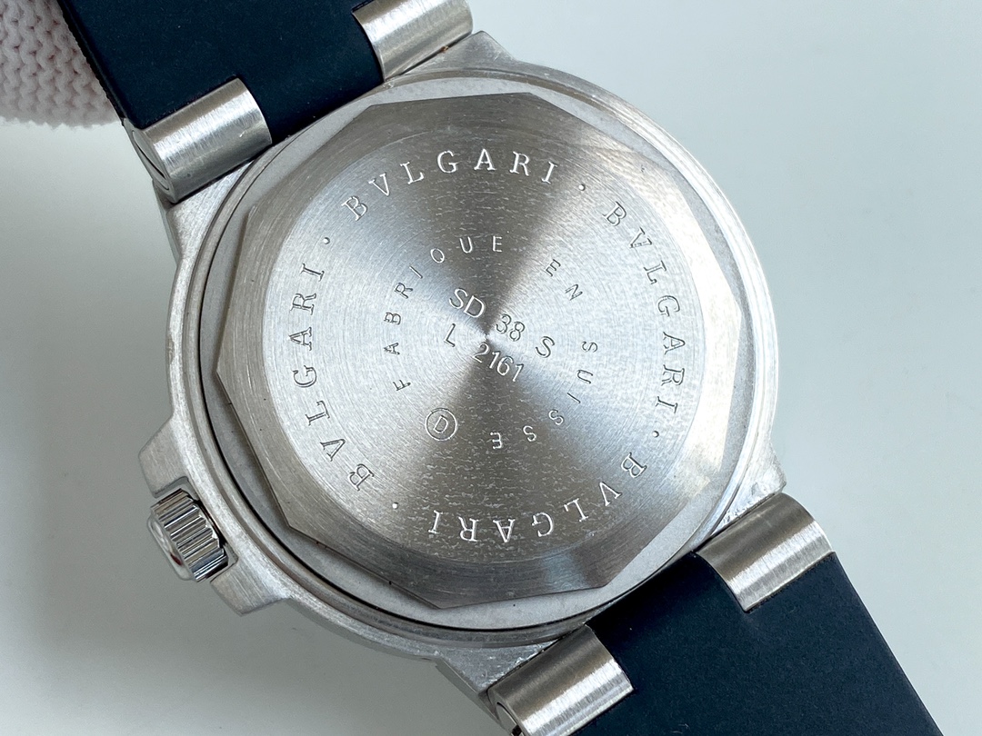 Bulgari ALU M INIU M watch series