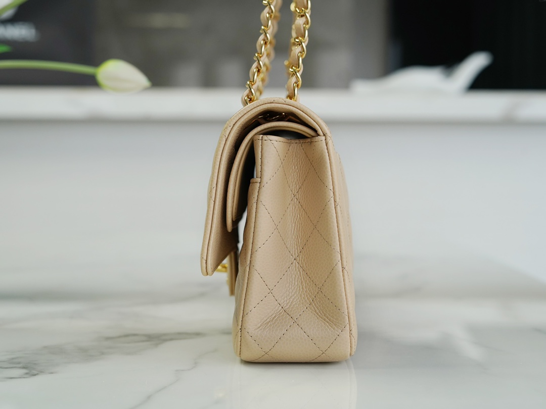 𝐂𝐇𝐀𝐍𝐄𝐋 Classic Flap France 🇫🇷 𝐇𝐚𝐚𝐬Original Caviar 🐂 Genuine Leather Caviar Medium Apricot