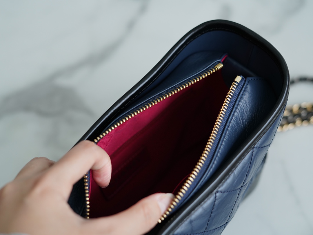 𝗖𝗵𝗮𝗻𝗲𝗹 𝗚𝗮𝗯𝗿𝗶𝗲𝗹𝗲❥ classic stray bag Italy 🇮🇹 