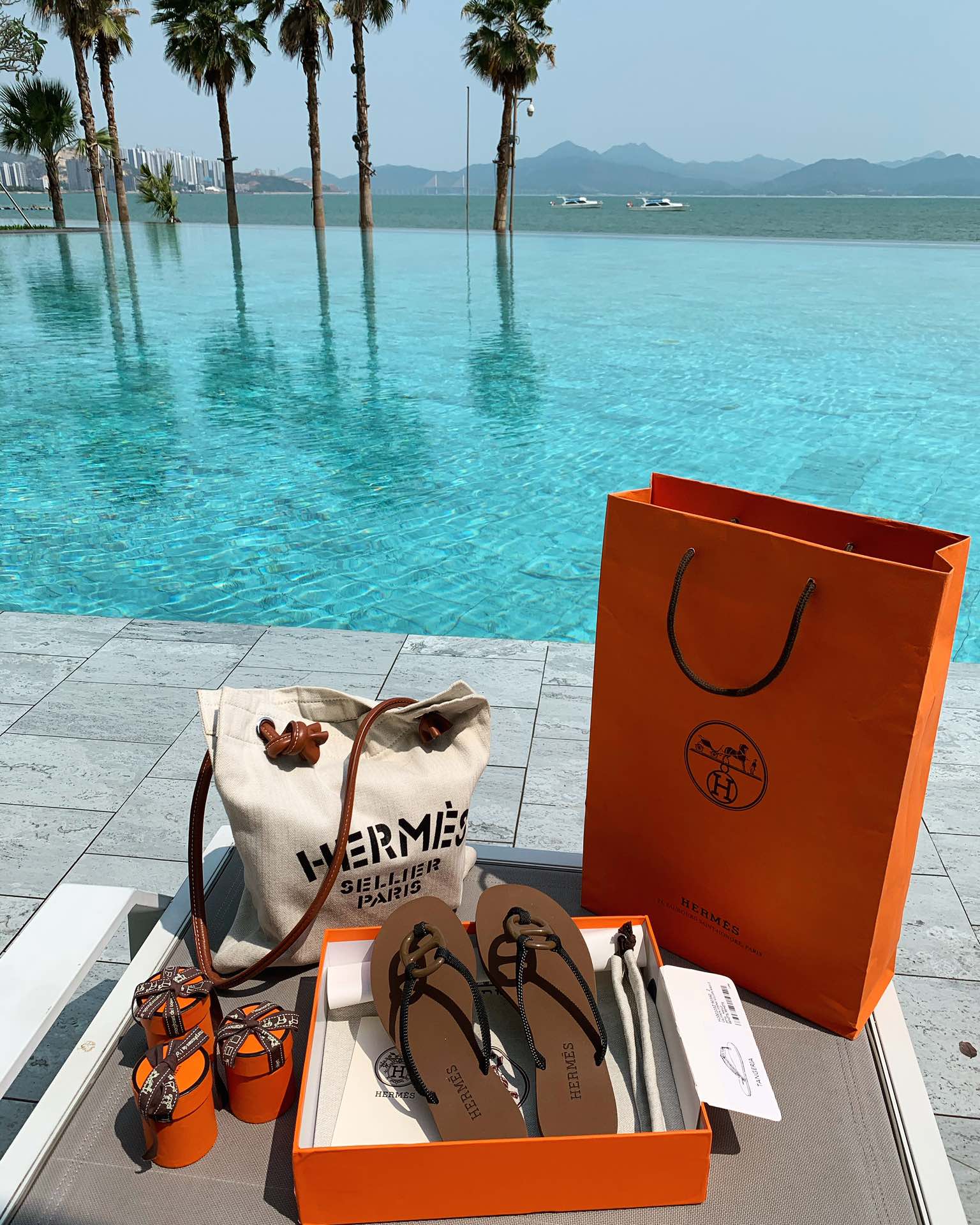 Hermes holiday series 🌈🏝🌤 pig nose flip flops sandals