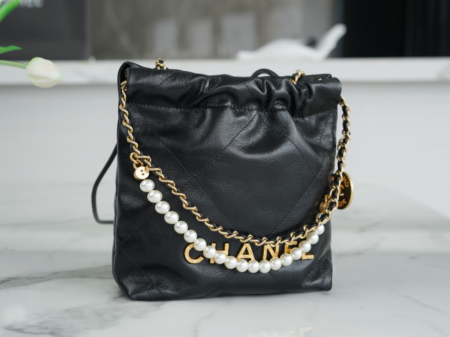 𝗖𝗛𝗔𝗡𝗘𝗟✦  23S 22Mini pearl chain bag black
