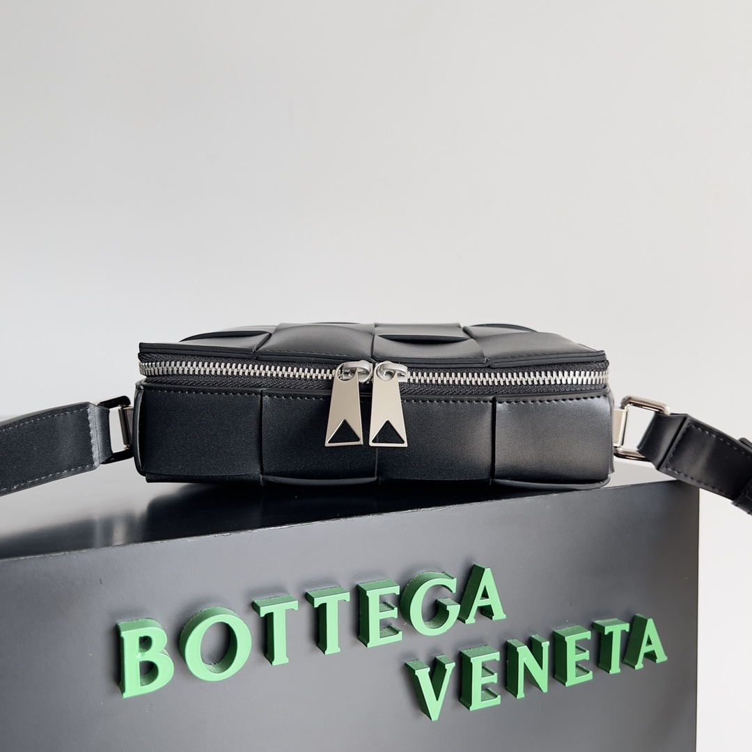 Bottega Veneta BV Men's Camera Bag Black #730027