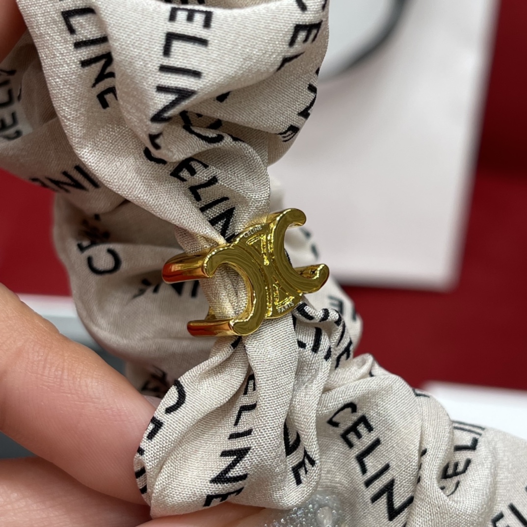 𝐂𝐞𝐥𝐢𝐧𝐞 Bracelet hair tie can be stacked with jewelry 100% mulberry silk