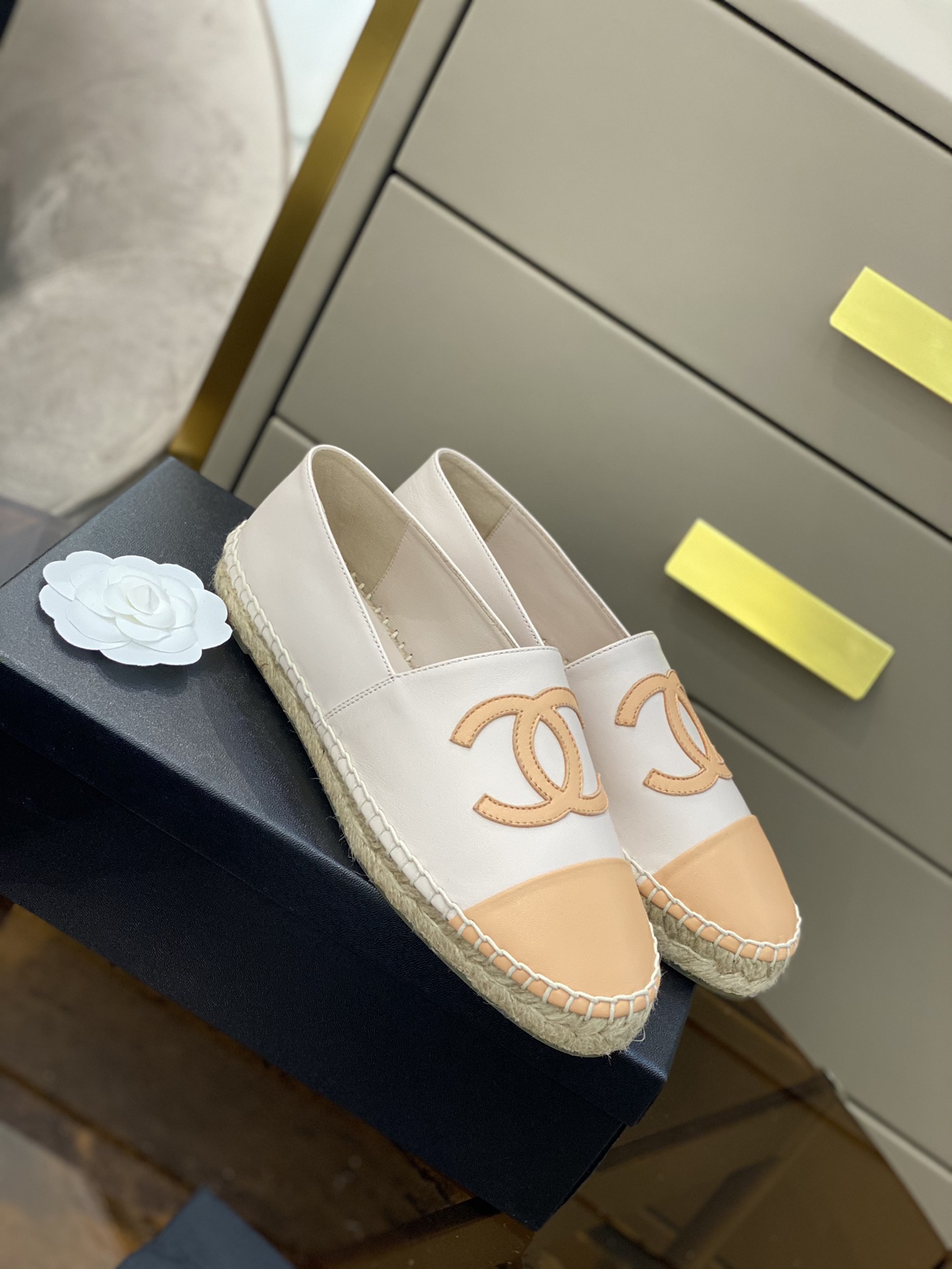 CHANEL fisherman shoes Chanel classic version of the original injection of rubber translucent rubber original color hemp sole