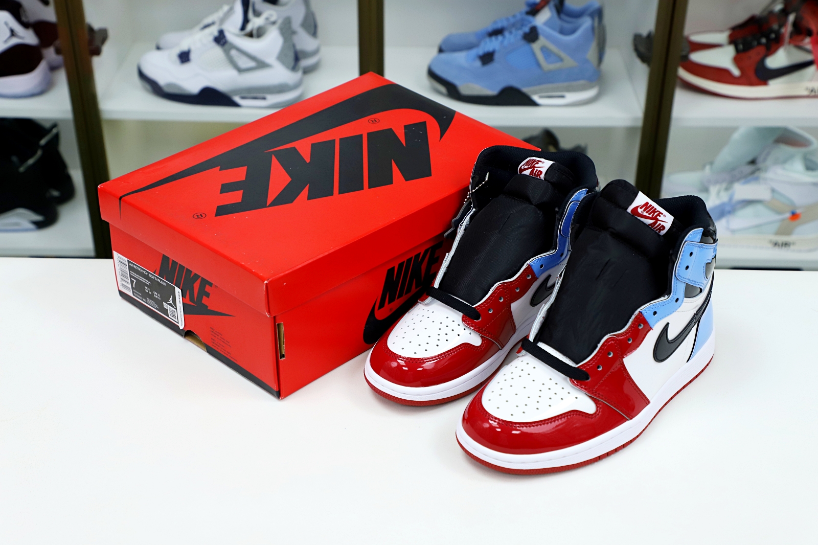 AIR JORDAN 1 RETRO HIGH OG FEARLESS