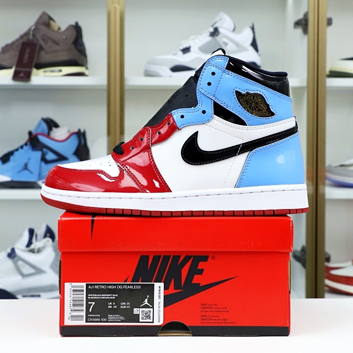AIR JORDAN 1 RETRO HIGH OG FEARLESS